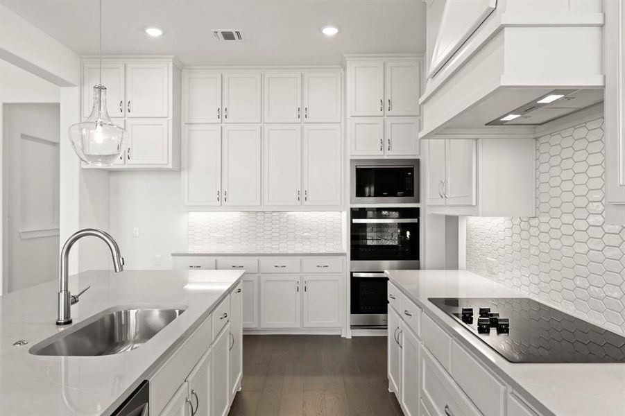 Furnished interior view inside a new home in Hidden Creek Estates, Van Alstyne (Image 10). Furnished interior view inside a new home in Hidden Creek Estates, Van Alstyne (Image 10).