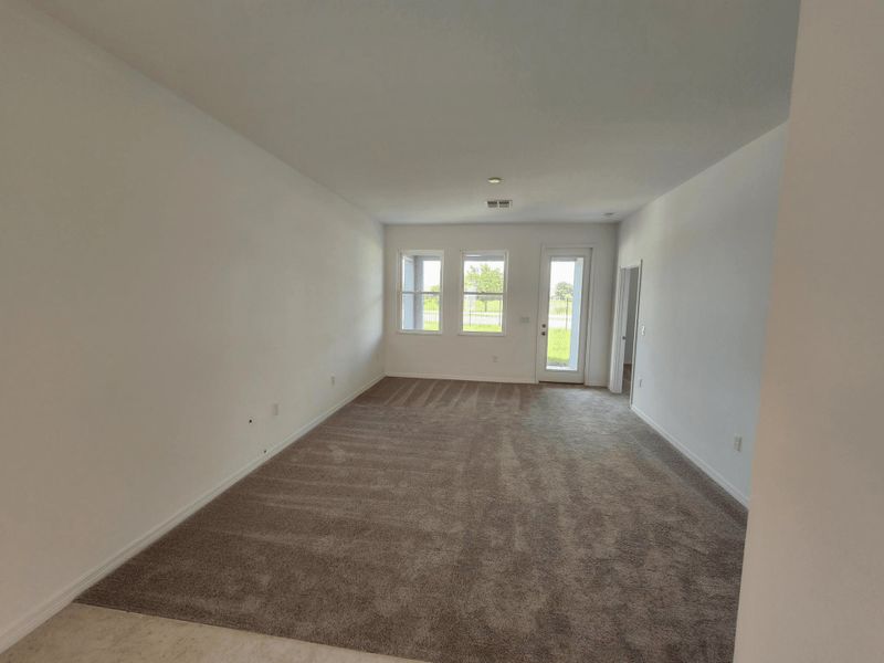 Spacious, unfurnished interior of a new home in Myers Estates, Seffner (Image 20).