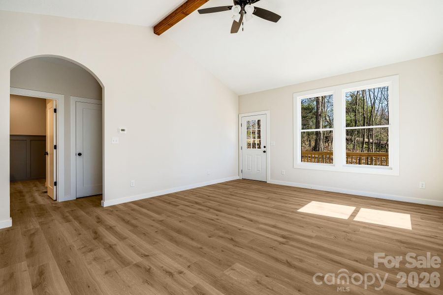 Spacious, unfurnished interior of a new home in , Alexander (Image 12).