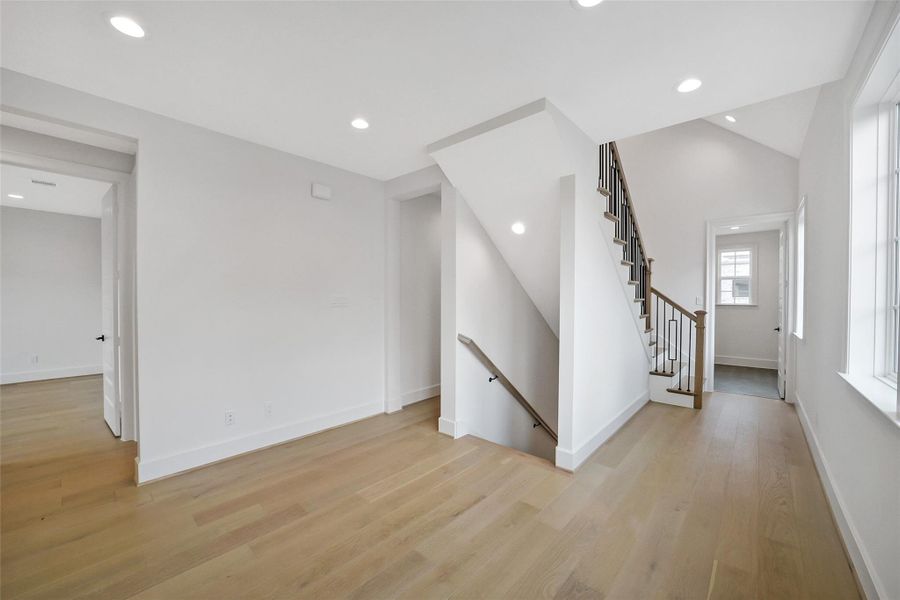 Spacious, unfurnished interior of a new home in Reserve in Memorial, Houston (Image 29). Spacious, unfurnished interior of a new home in Reserve in Memorial, Houston (Image 29).