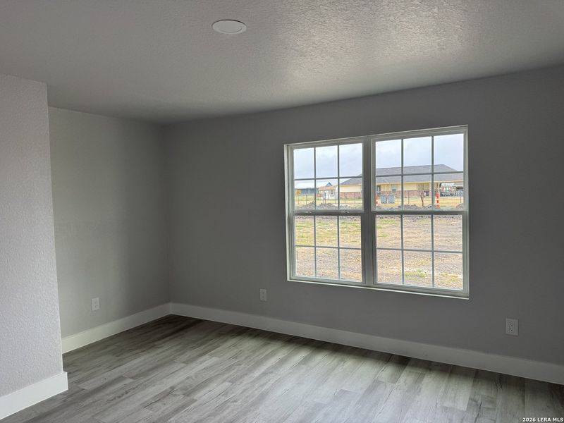 Spacious, unfurnished interior of a new home in , Natalia (Image 20).