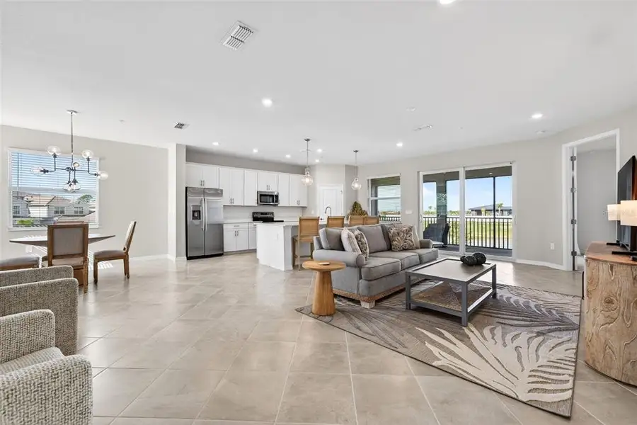 Furnished interior view inside a new home in , Venice (Image 40).