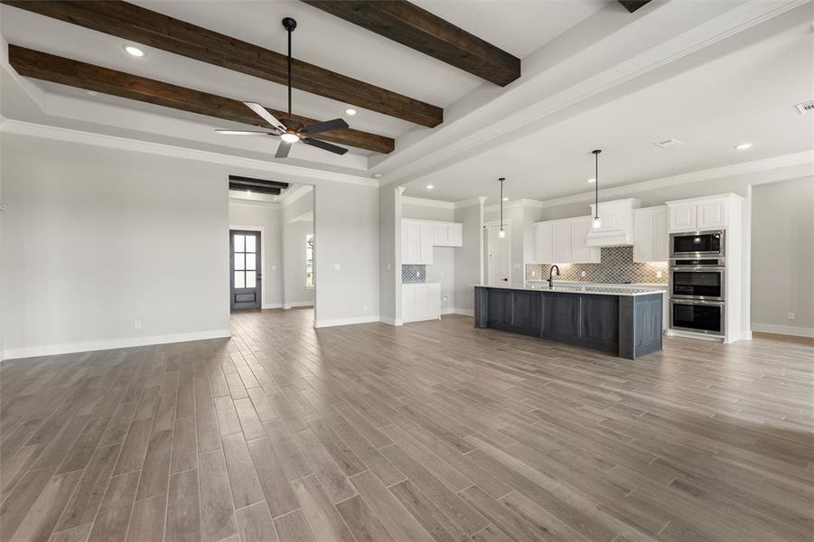 Spacious, unfurnished interior of a new home in Eagle Ridge Estates, Weatherford (Image 32).