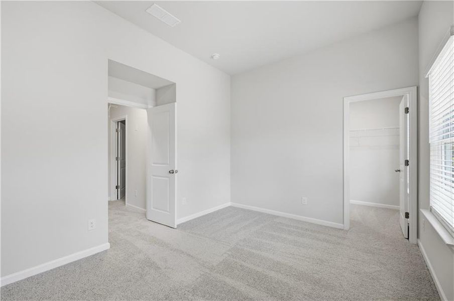 Spacious, unfurnished interior of a new home in , Lawrenceville (Image 38).