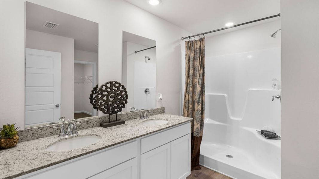 Furnished interior view inside a new home in Wesley Park, Crawfordville (Image 35).