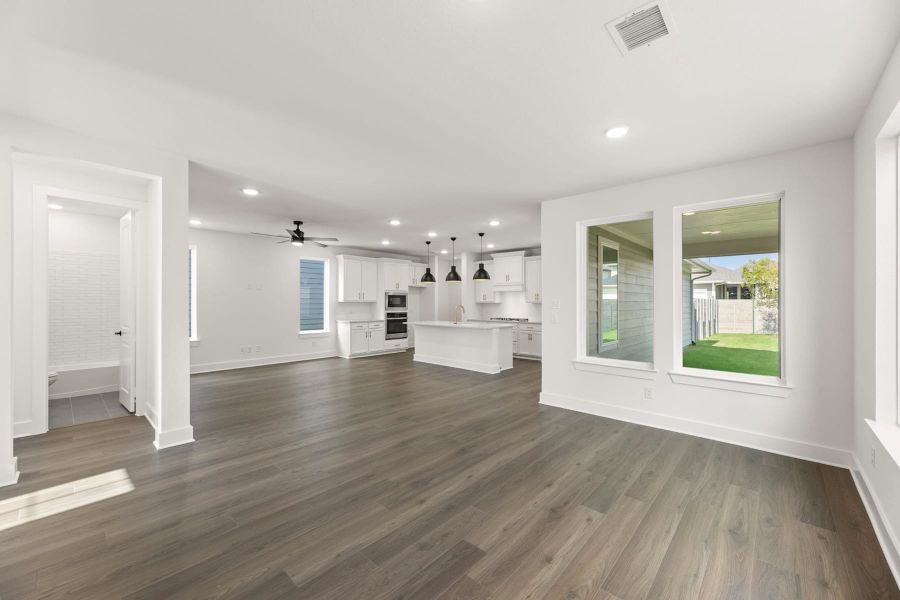 Spacious, unfurnished interior of a new home in Painted Tree, McKinney (Image 12).