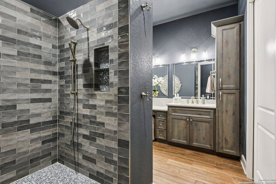 Image 43 of a home in .