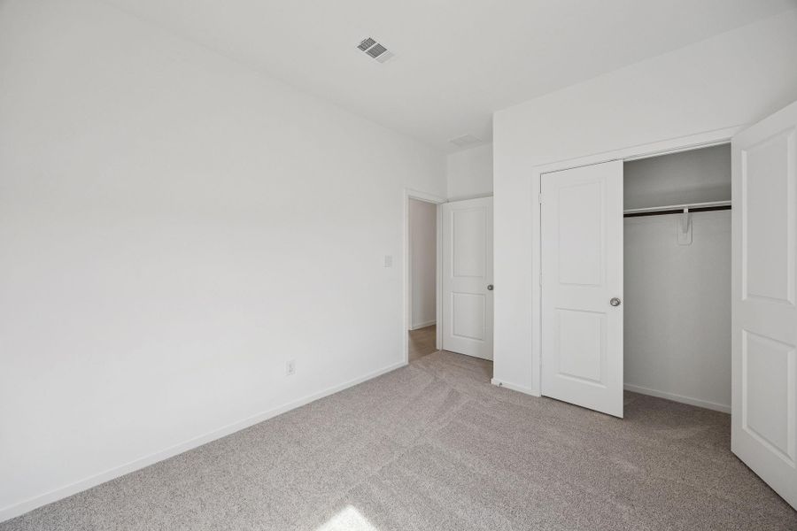 Spacious, unfurnished interior of a new home in Montgomery Bend, Montgomery (Image 18).