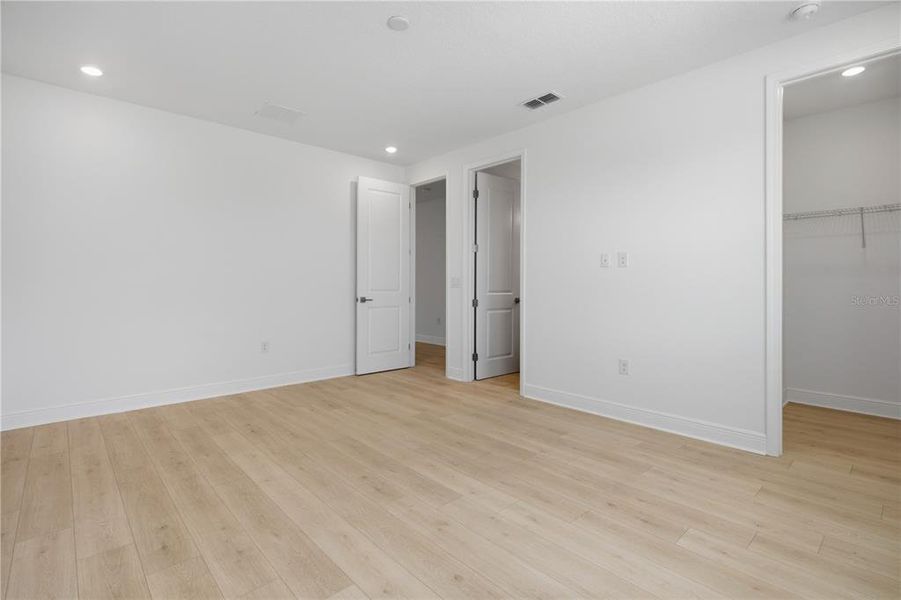 Spacious, unfurnished interior of a new home in Bella Collina, Montverde (Image 37).