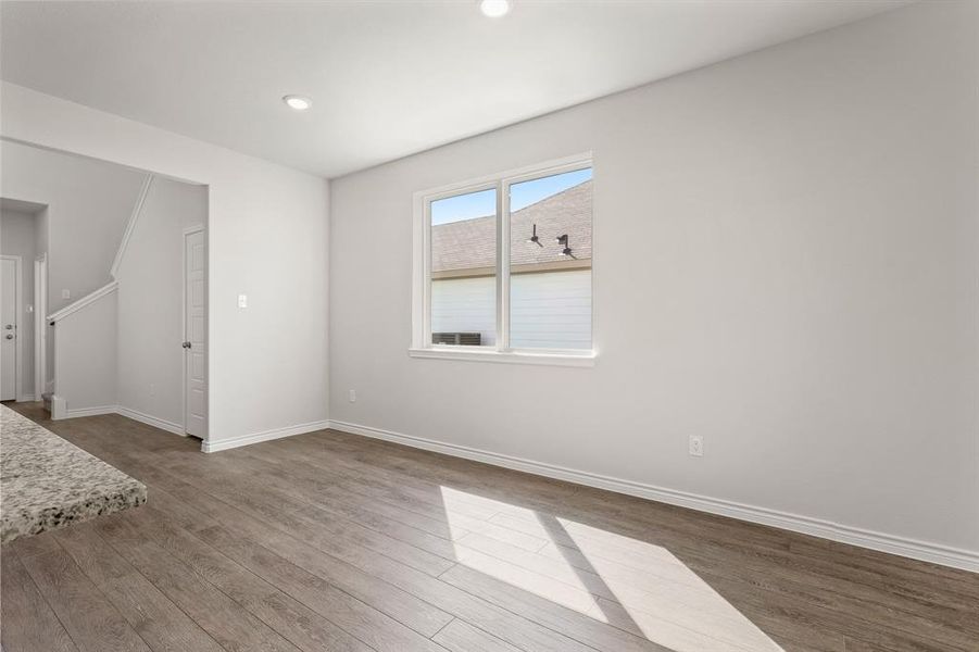 Spacious, unfurnished interior of a new home in Sycamore Landing, Fort Worth (Image 16).