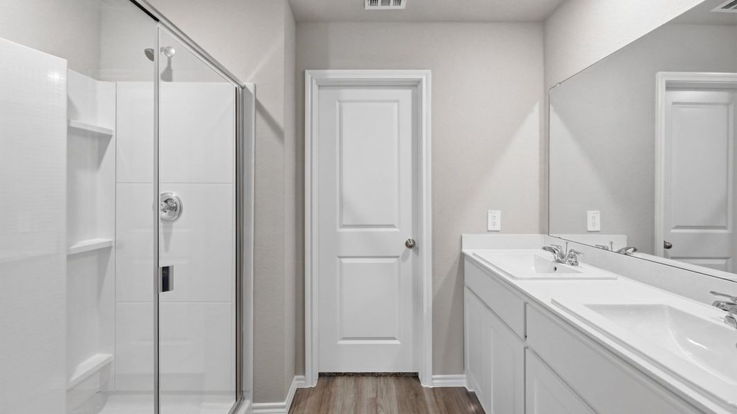 Furnished interior view inside a new home in Legado, Cleburne (Image 15).