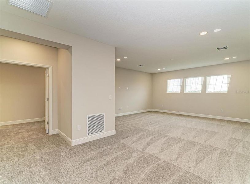 Spacious, unfurnished interior of a new home in Crosswind Ranch, Parrish (Image 39).