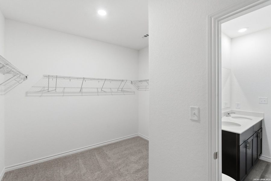 Spacious, unfurnished interior of a new home in The Overlook at Creekside, New Braunfels (Image 27).