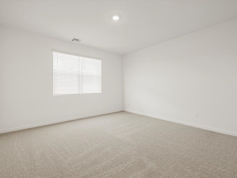 Spacious, unfurnished interior of a new home in Mesquite Mountain Ranch at Frontera, Surprise (Image 10).