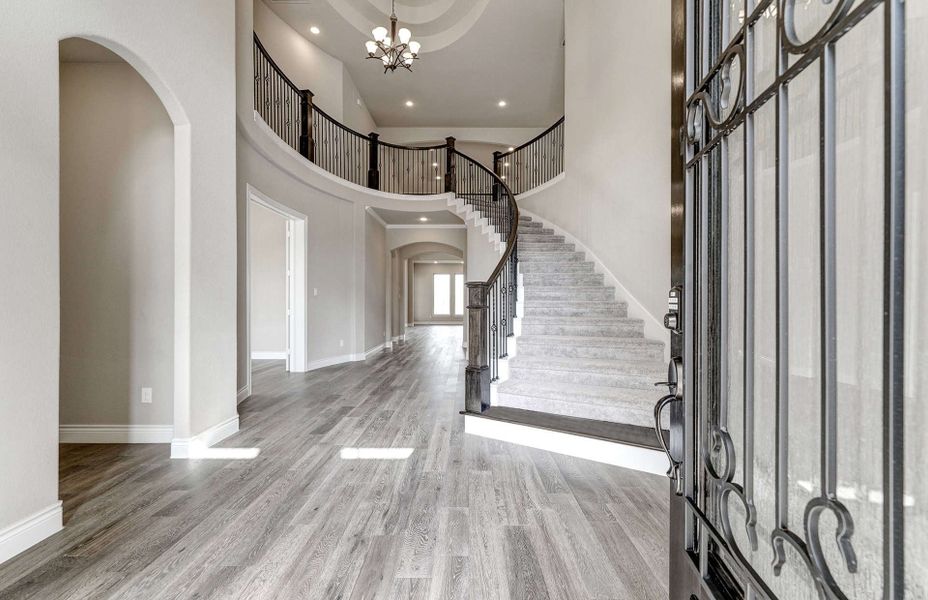 Spacious, unfurnished interior of a new home in Bridgeland 60′, Cypress (Image 15).