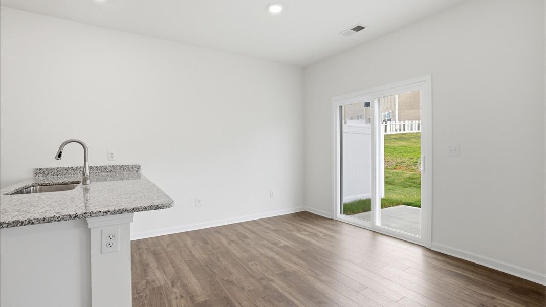 Spacious, unfurnished interior of a new home in Cherokee Crossing, Kodak (Image 15).