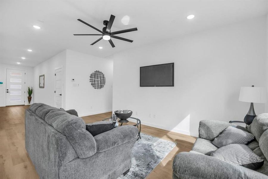Furnished interior view inside a new home in , Gun Barrel City (Image 9).