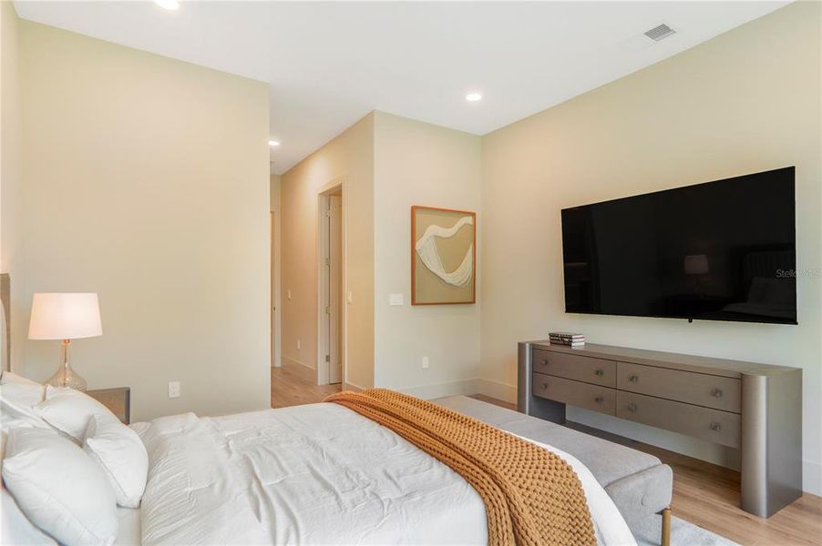 Furnished interior view inside a new home in , Windermere (Image 6).