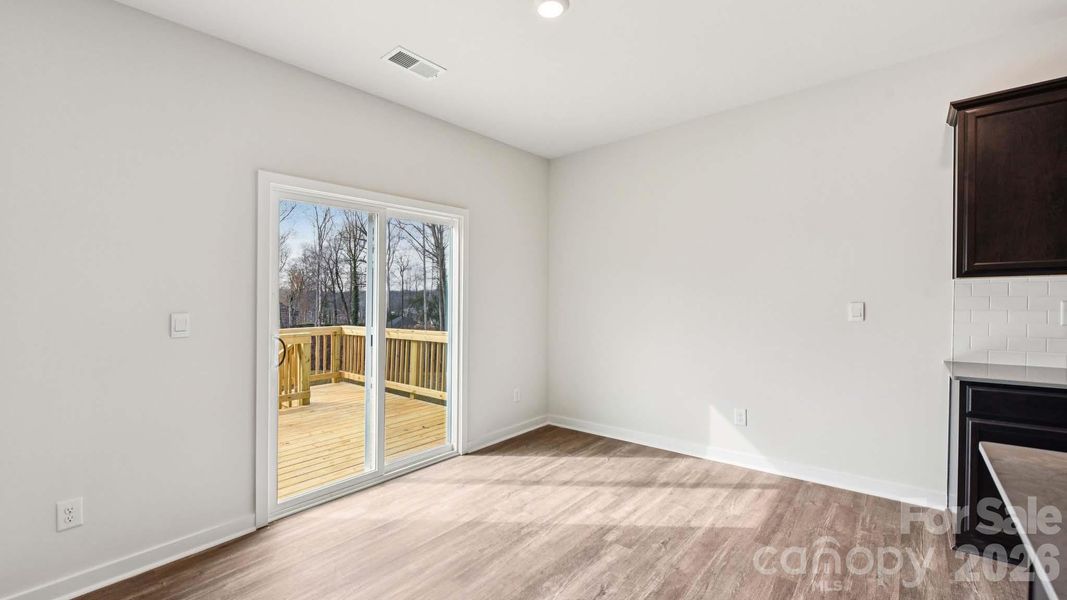 Spacious, unfurnished interior of a new home in Sonoma Hills, Charlotte (Image 13).