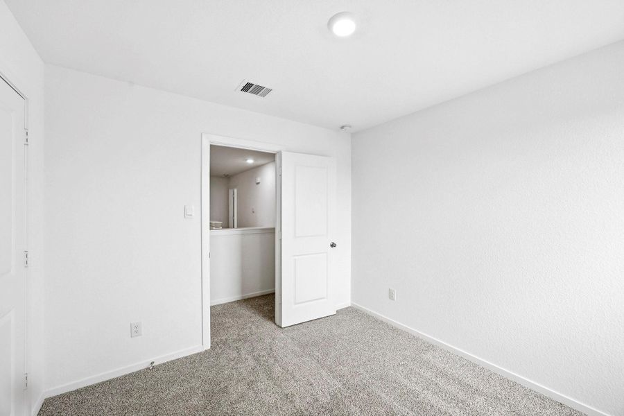 Spacious, unfurnished interior of a new home in Mill Creek, Magnolia (Image 18).