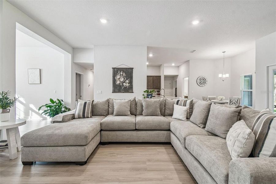 Furnished interior view inside a new home in Sugarmill Woods, Homosassa (Image 48).