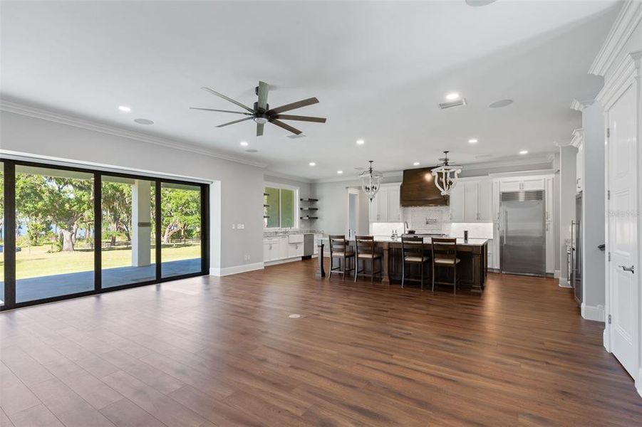 Furnished interior view inside a new home in , Thonotosassa (Image 9).