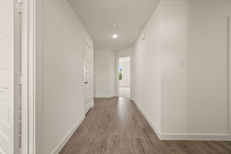 Spacious, unfurnished interior of a new home in Gatlin Ranch, Springtown (Image 18).