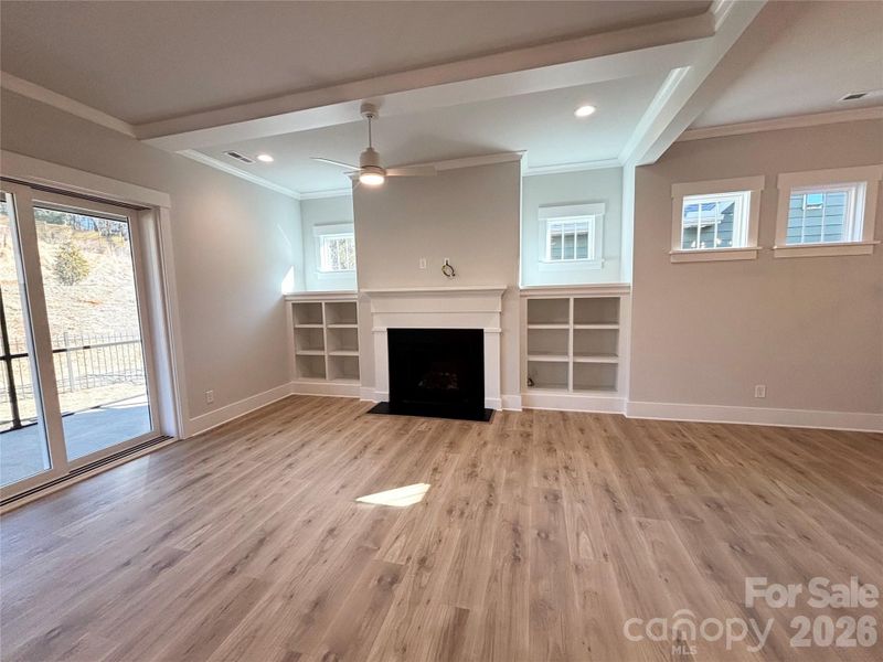 Spacious, unfurnished interior of a new home in Cumberland, Concord (Image 9).