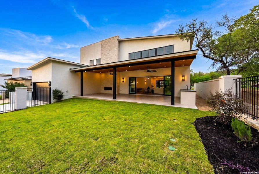 Exterior details and patio area of a home in , San Antonio (Image 4).