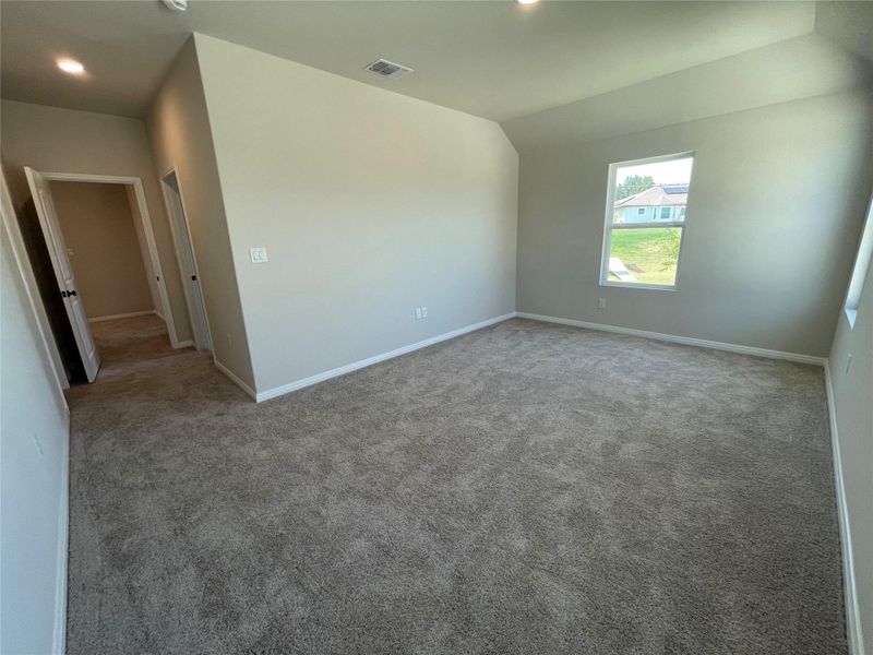 Spacious, unfurnished interior of a new home in Covered Bridge, Hutto (Image 31). Spacious, unfurnished interior of a new home in Covered Bridge, Hutto (Image 31).