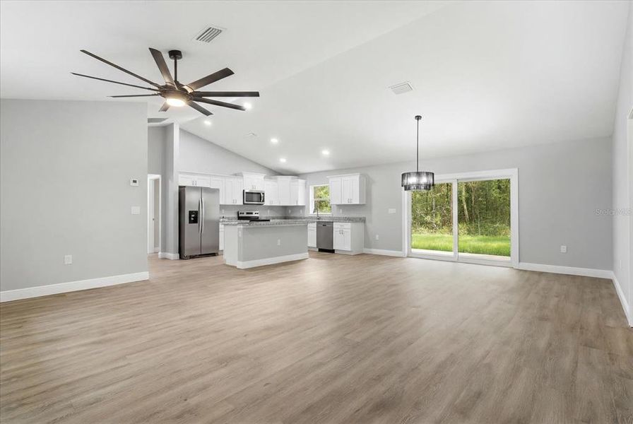 Spacious, unfurnished interior of a new home in , Dunnellon (Image 36).