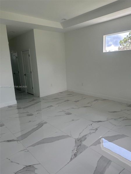 Spacious, unfurnished interior of a new home in , Lehigh Acres (Image 15).