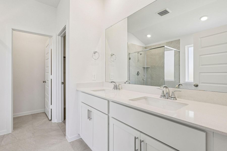 Furnished interior view inside a new home in Kingdom Heights, Rosenberg (Image 10).