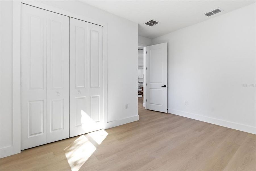 Spacious, unfurnished interior of a new home in , Orlando (Image 22).