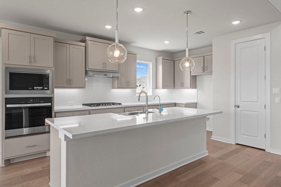Center Island in Kitchen Center Island in Kitchen