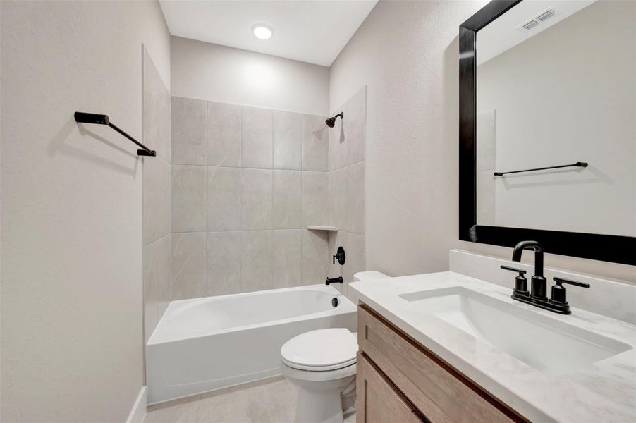 Furnished interior view inside a new home in Retreat at Oak Park, Houston (Image 6).