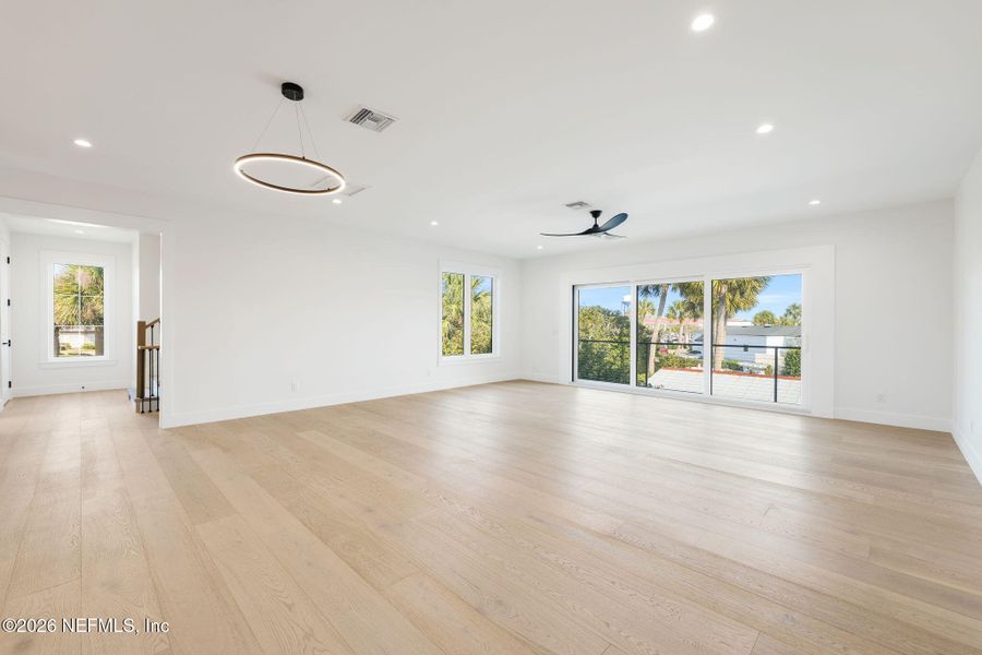 Spacious, unfurnished interior of a new home in , Jacksonville Beach (Image 32).