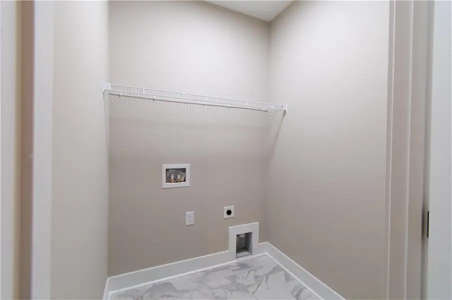 Spacious, unfurnished interior of a new home in , Cartersville (Image 25).