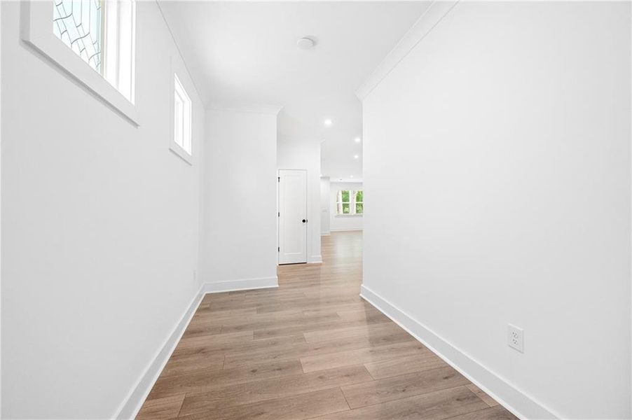 Spacious, unfurnished interior of a new home in Avondale Park, Decatur (Image 11).