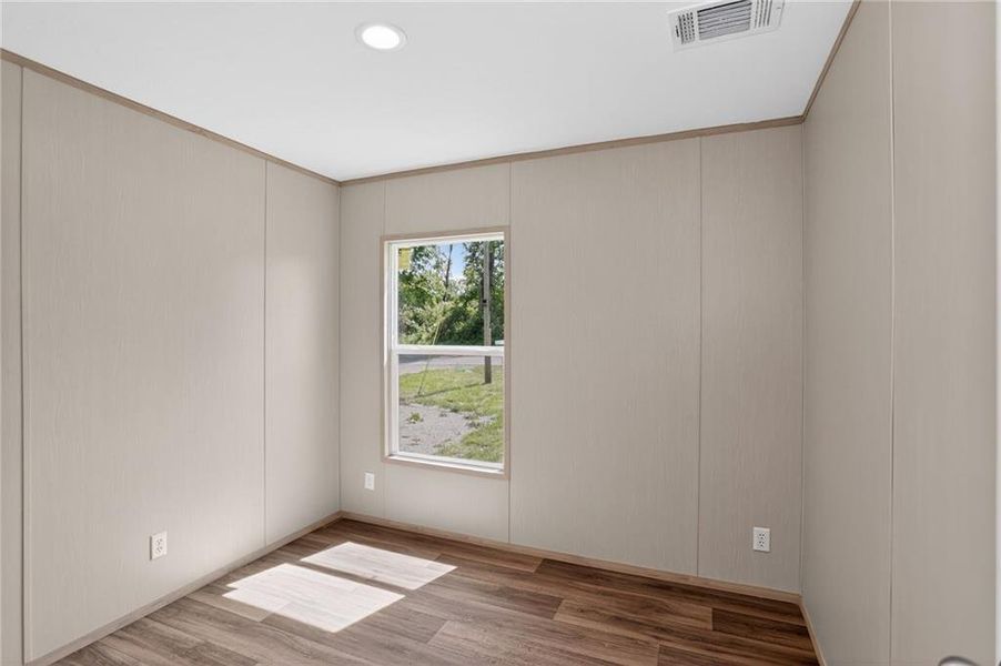 Spacious, unfurnished interior of a new home in , Jasper (Image 16).