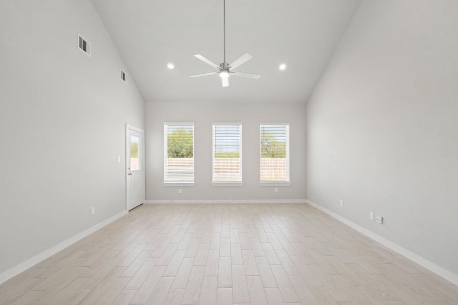 Spacious, unfurnished interior of a new home in Briarwood Crossing, Rosenberg (Image 15). Spacious, unfurnished interior of a new home in Briarwood Crossing, Rosenberg (Image 15).