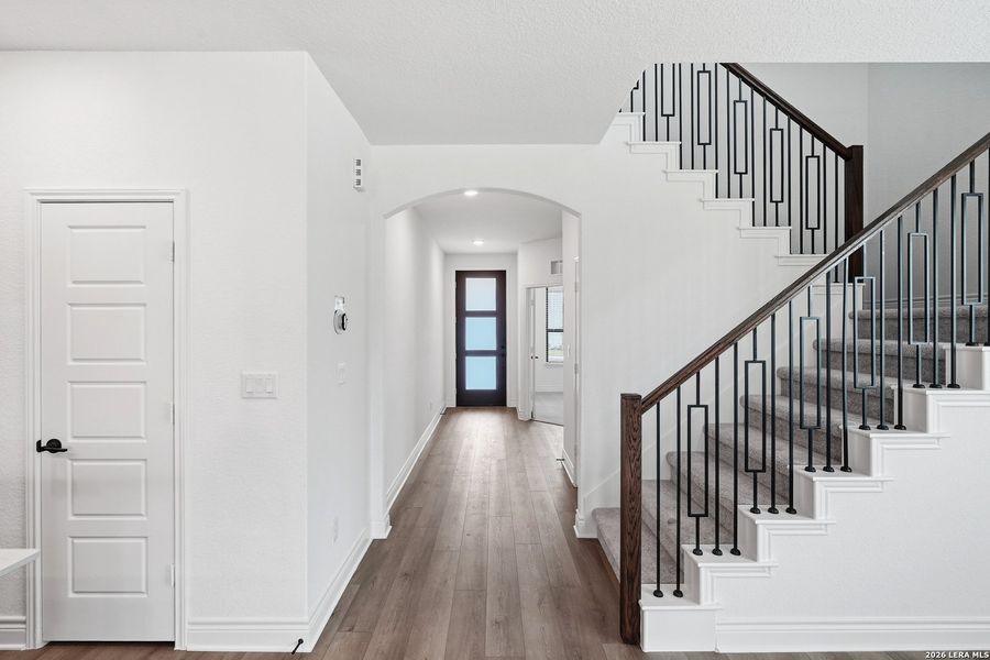 Spacious, unfurnished interior of a new home in Bison Ridge, San Antonio (Image 55). Spacious, unfurnished interior of a new home in Bison Ridge, San Antonio (Image 55).