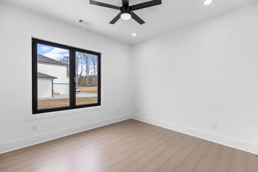 Spacious, unfurnished interior of a new home in , Jefferson (Image 23).