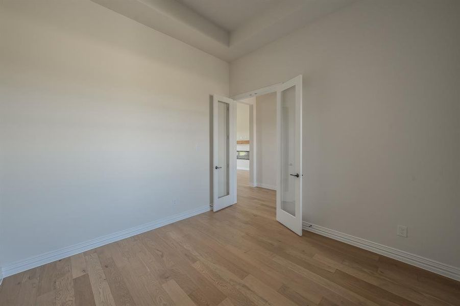 Spacious, unfurnished interior of a new home in Matthews Farms, Venus (Image 15).
