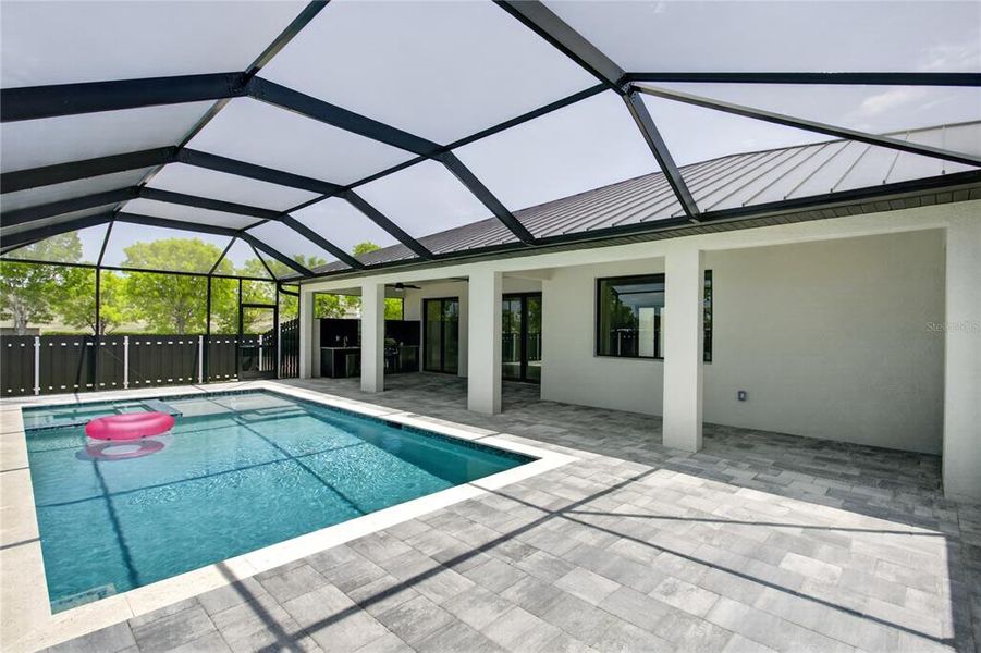 Exterior details and patio area of a home in , Cape Coral (Image 30).