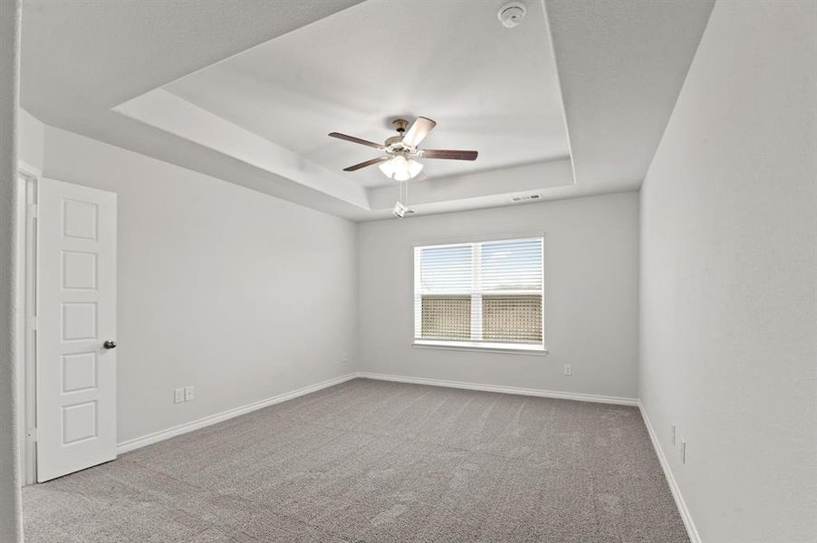 Spacious, unfurnished interior of a new home in Deer Creek, Fort Worth (Image 24). Spacious, unfurnished interior of a new home in Deer Creek, Fort Worth (Image 24).