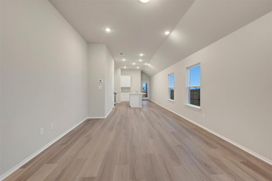 Spacious, unfurnished interior of a new home in Heritage, Dripping Springs (Image 18).
