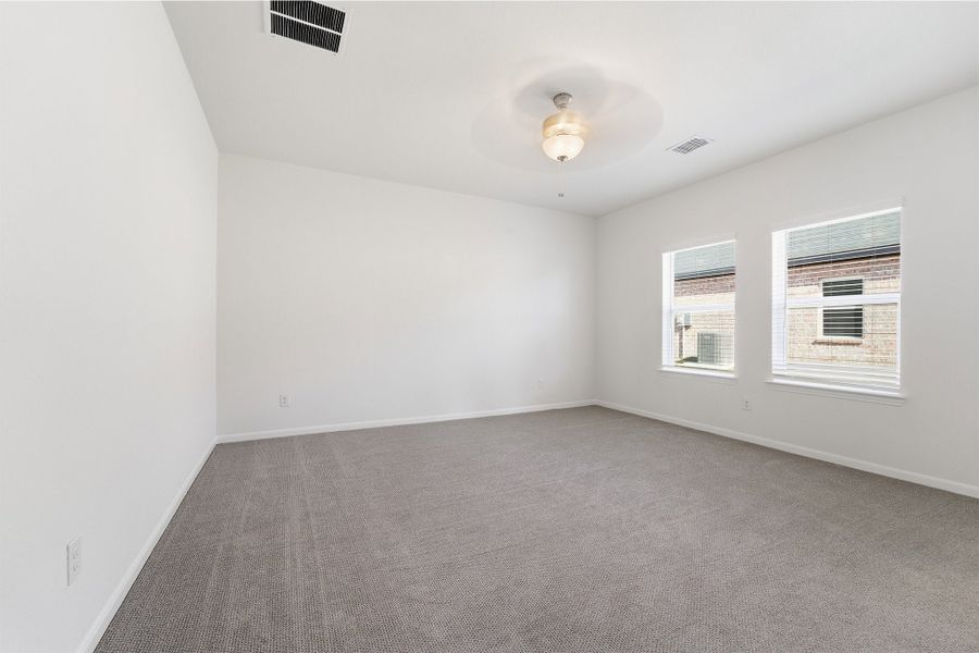 Spacious, unfurnished interior of a new home in Pebblebrook, Sherman (Image 28).