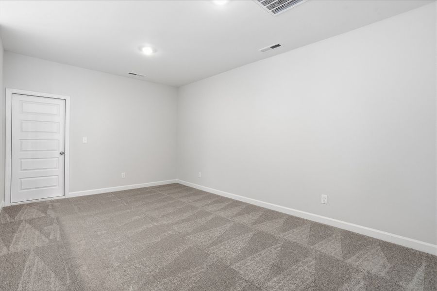 Spacious, unfurnished interior of a new home in Ovation at Sweetbrier, Durham (Image 25).