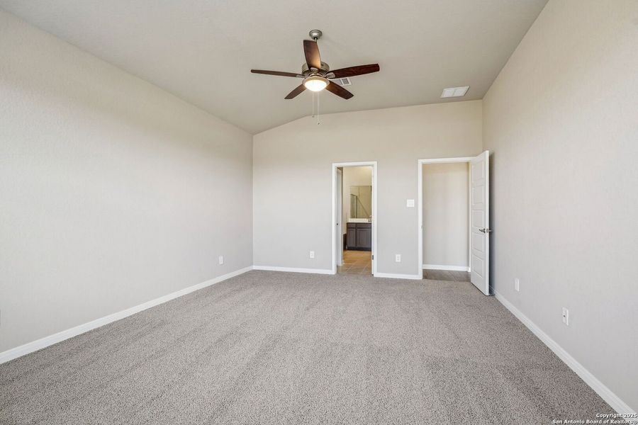 Spacious, unfurnished interior of a new home in Carmel Ranch, Schertz (Image 40).